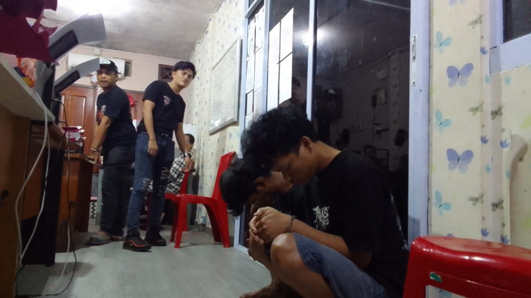Dua Pemuda di Tanjungpinang Bobol Toko Bangunan demi Judi Online