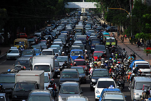Lima Strategi Efektif Pakar Transportasi untuk Menurunkan Kemacetan di Surabaya: Pembahasan Komprehensif
