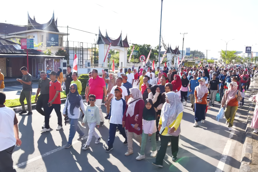 Hiburan Rakyat Meriahkan HUT RI ke 80 di Kota Pariaman