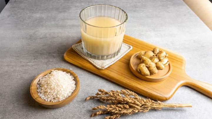 Tren Jamu di Kalangan Anak Muda: Tips Wadah Aman agar Khasiat Tetap Terjaga