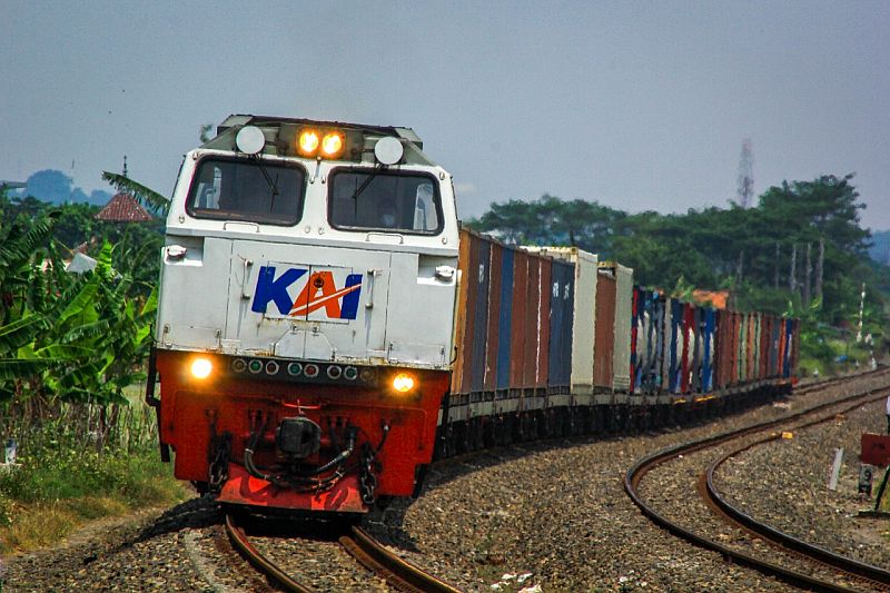 KAI Perkuat Logistik Sumatera Selatan dengan 60 Gerbong Baru