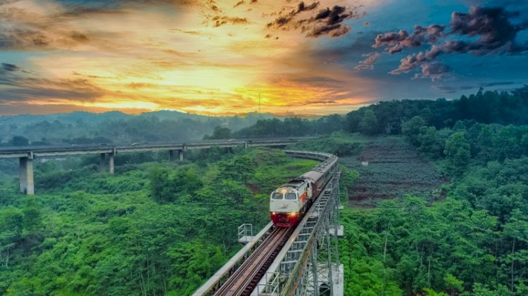 Potensi Wisata Kereta Api Jabar