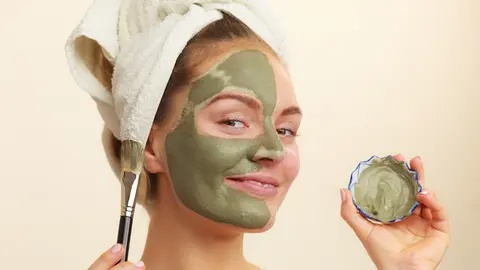 Clay Mask Terbaik Bersihkan Jerawat Komedo Wajah Glowing Maksimal Usai Mudik Lebaran