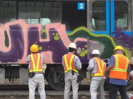 Aksi Vandalisme Lukai Penumpang Kereta Api