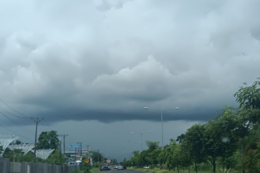 Prakiraan Cuaca Wilayah Jawa Tengah Hari Ini: Semarang Dan Pemalang Berpotensi Diguyur Hujan Lebat