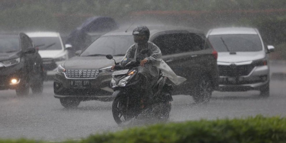BMKG Prakirakan Hujan Lebat Akan Guyur Hampir Semua Kota Besar di Indonesia