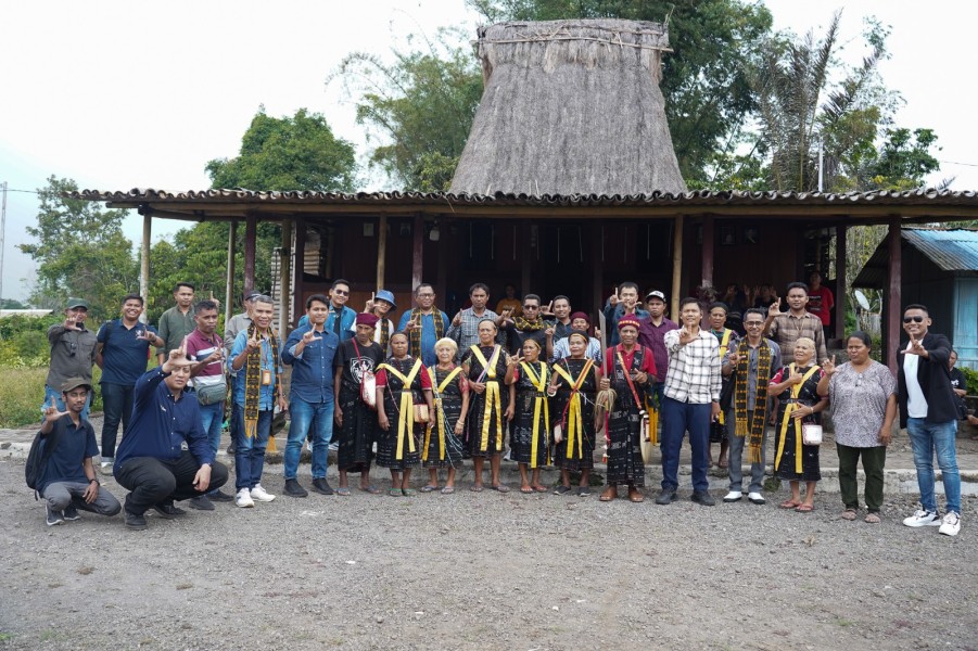 PLN UIP Nusra Menyambut Hari Sumpah Pemuda Dengan Semangat Kolaborasi Penuh Inspirasi Antara Pemuda Masyarakat Adat Dan Pemerintah Untuk Membangun Energi Berkelanjutan