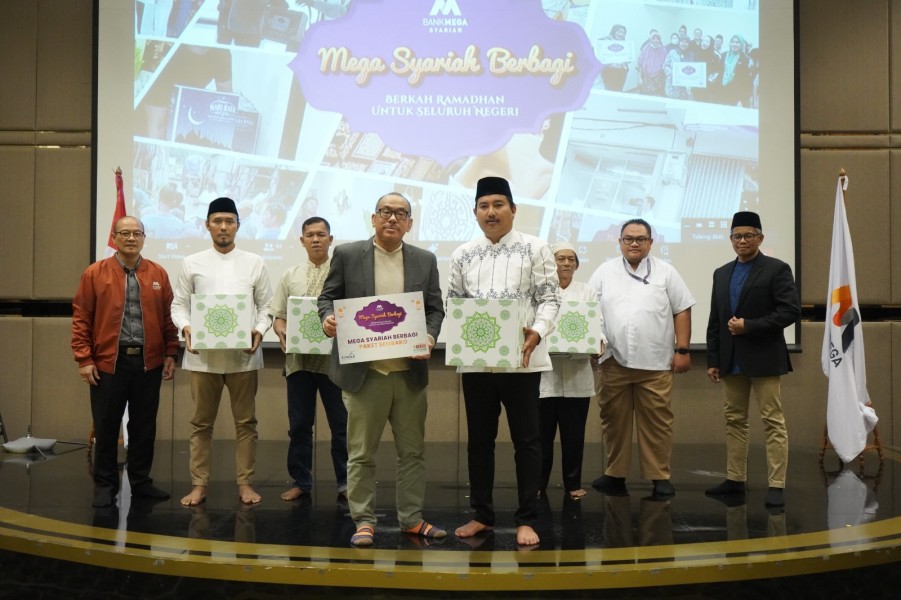 Bank Mega Bagikan 15.000 Paket Sembako untuk Masyarakat dalam Momentum Ramadhan