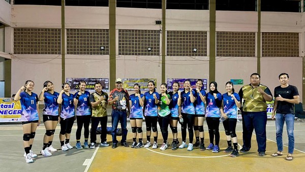 Tim Voli Putri SMAN 2 Abiansemal Raih Kemenangan Gemilang di Turnamen Voli Pelajar Bali