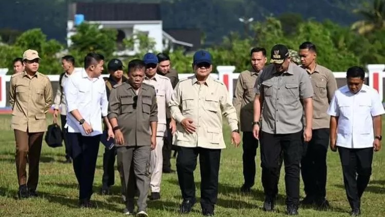 Prabowo Kerahkan Seluruh Kekuatan Pemerintah untuk Pulihkan Bencana Sumatera 2025