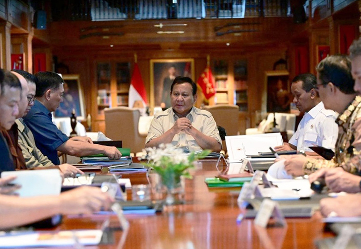 Prabowo Kumpulkan Menteri di Hambalang Bahas Penanganan Bencana dan Ekonomi
