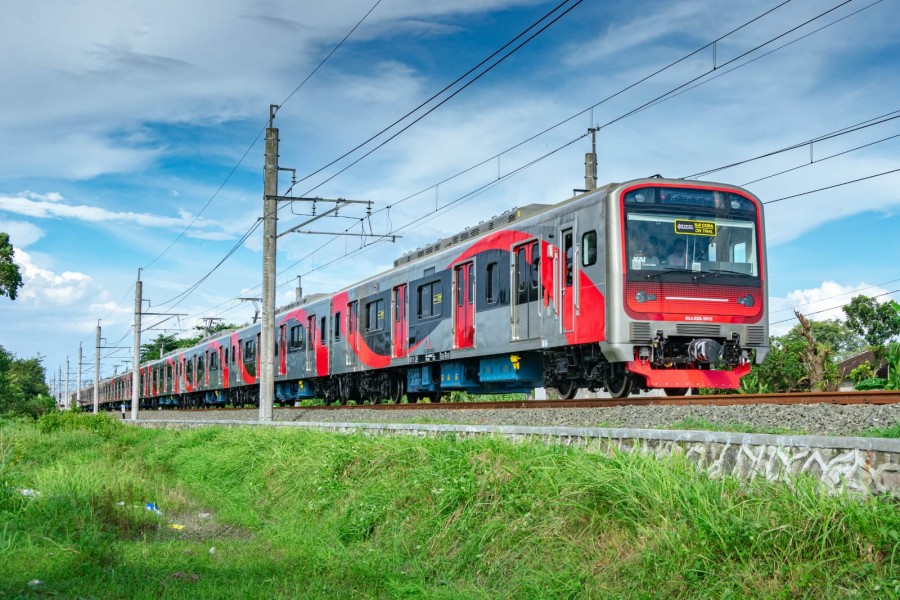 KRL: Moda Transportasi Ramah Lingkungan dan Berkelanjutan di Jakarta Rayakan 100 Tahun Elektrifikasi Perkeretaapian