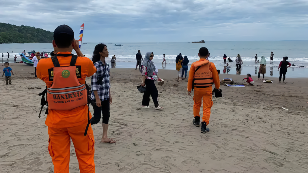 BMKG Ingatkan Wisatawan Pantai