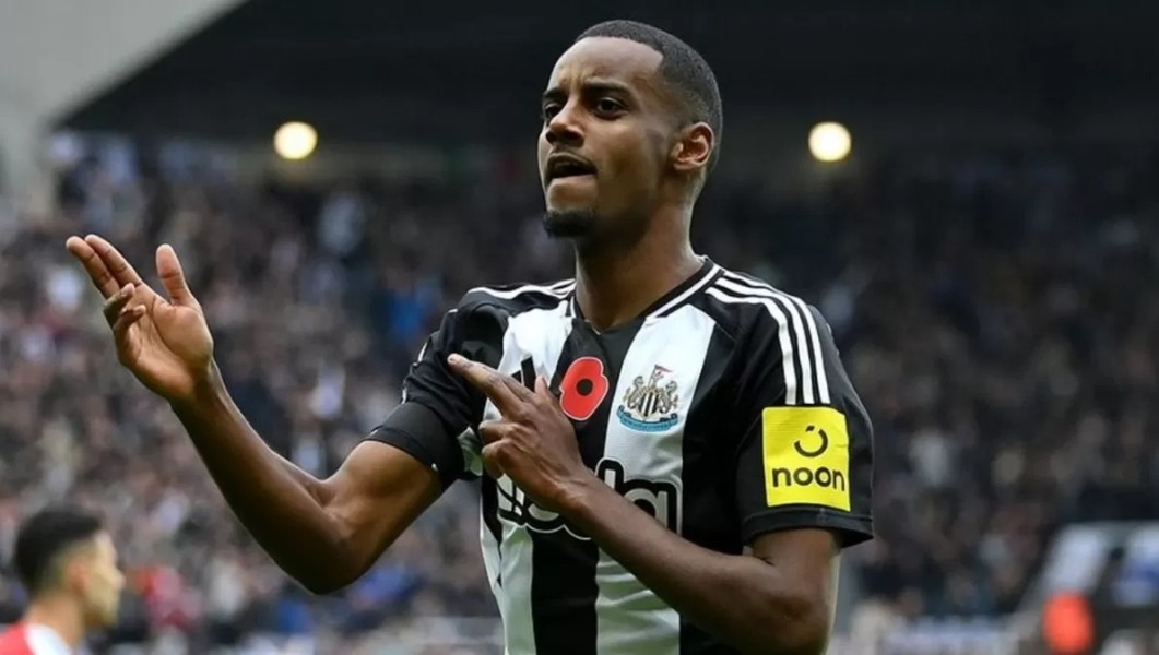 Liverpool Incar Isak dan Guehi, Siap Pecahkan Rekor Transfer
