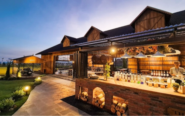 10 Kafe Outdoor Hits di Malang 2025 yang Wajib Dikunjungi Pecinta Nongkrong Asik