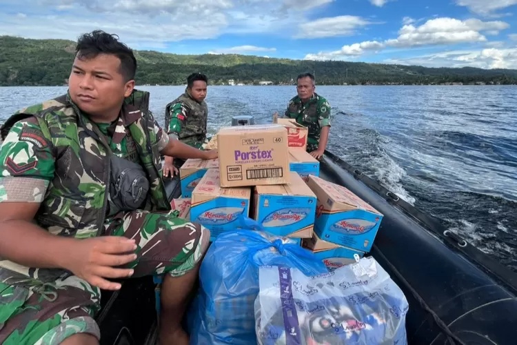 TNI Percepat Penyaluran Bantuan Logistik untuk Korban Banjir di Sumatera