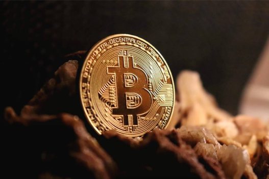Harga Bitcoin Tembus Seratus Dua Puluh Ribu Siap Pecahkan Rekor