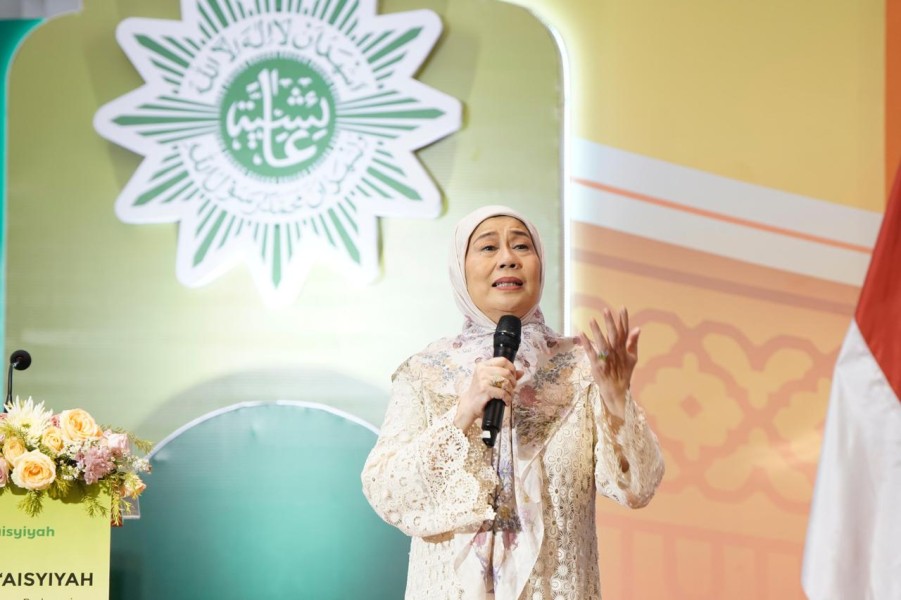 Dewi Yull dan Kisah Inspiratif di Balik Panggung