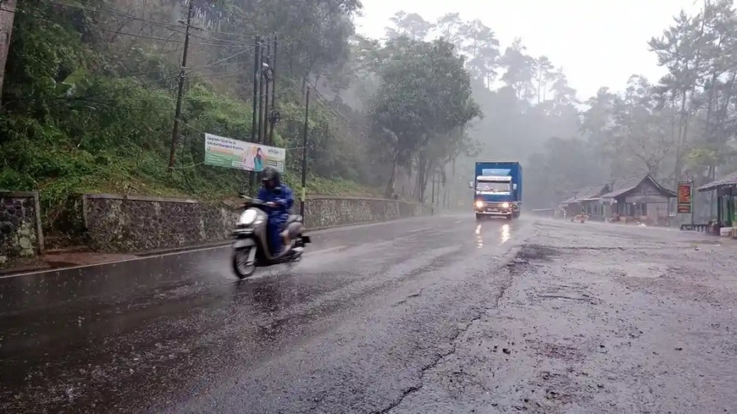 BMKG Prakirakan Hujan Sumedang Hari Ini Warga Diminta Waspada Perubahan Cuaca Mendadak