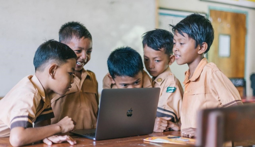 Inovasi Pendidikan Era Digital: Peluncuran Tumoutou.id di Universitas Trinita Menggebrak Sulawesi Utara