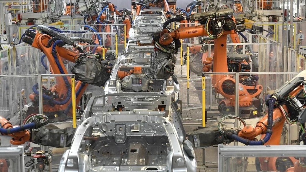 Membangun Industri Otomotif Nasional yang Kompetitif di Tengah Gempuran Global