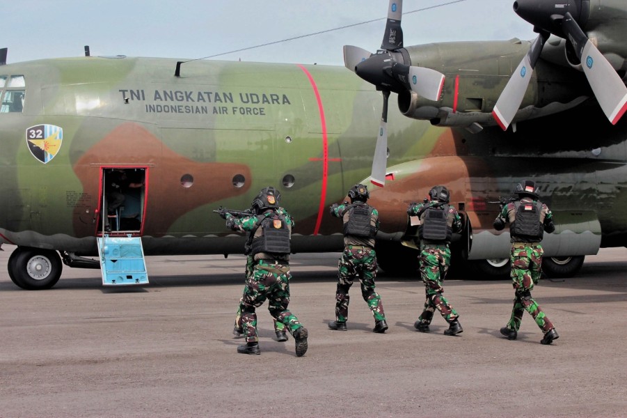 Pemeriksaan Ketat Kendaraan di Yonko 468 Kopasgat