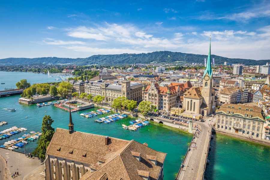 Zurich Syariah Jalin Kerja Sama dengan Javamifi: Memperkuat Pemasaran Zurich Travel Insurance Syariah