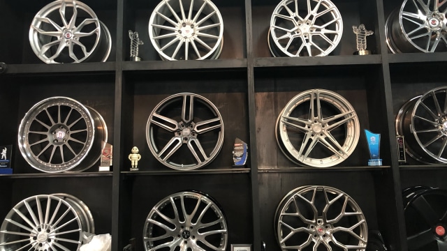 Daftar Rekomendasi 10 Merk Velg Mobil Terbaik dan Terkenal