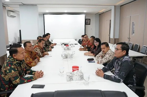 Kemenkum Sulut dan OJK Tingkatkan Kolaborasi Demi Layanan Hukum yang Lebih Efektif dan Transparan