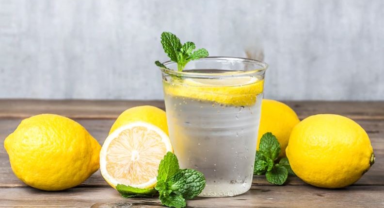 7 Efek Samping Minum Lemon Terlalu Sering Perlu Diketahui