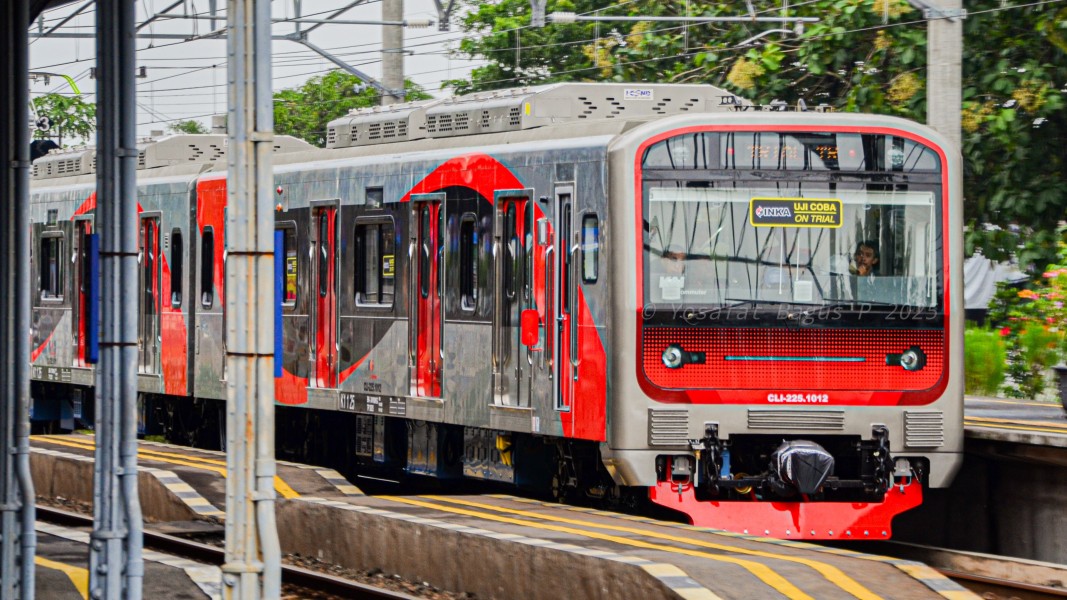 KAI Siapkan Jalur Commuter Line Berbasis Listrik hingga Jawa Timur