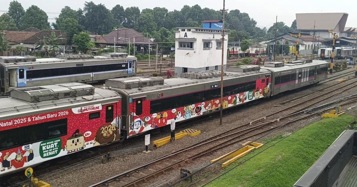 Libur Natal 2025 dan Tahun Baru 2026, KAI Daop 8 Surabaya Ajak Masyarakat Lebih Peduli Keselamatan di Perlintasan Sebidang