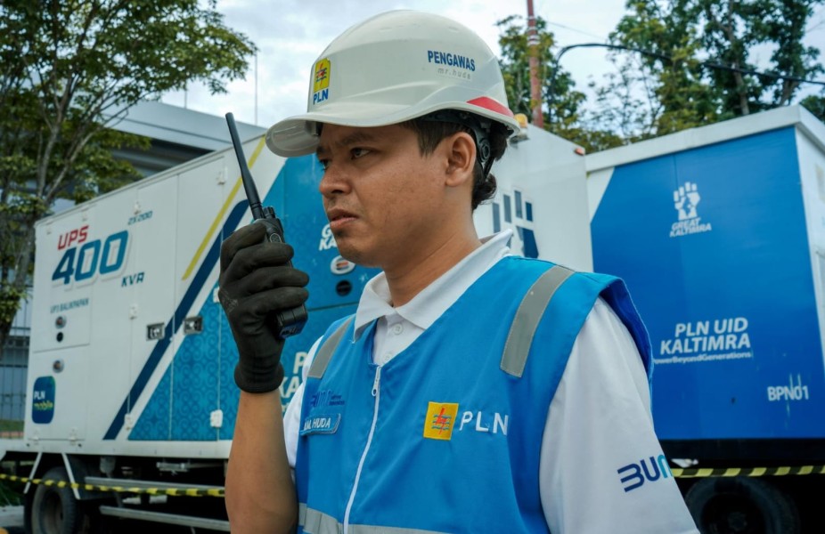 Dalam Rangka Hari Kemerdekaan PLN UID Kaltimra Salurkan Bantuan Penerangan Jalan Untuk Kampung Pelosok Kalimantan Timur