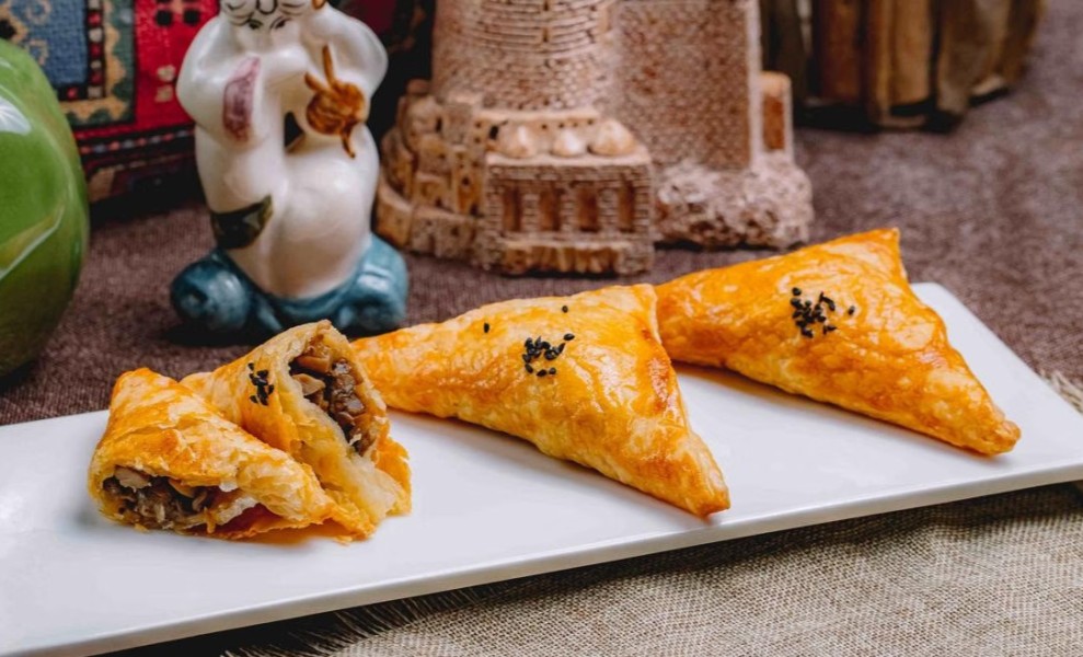 Cara Praktis Membuat Fatayer Daging Juicy Tanpa Menambah Minyak Berlebih