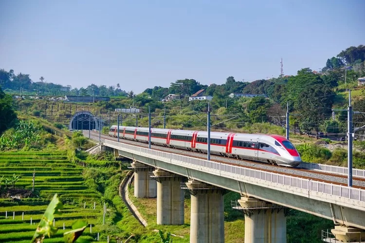 Whoosh Rayakan 2 Tahun, Layani 12 Juta Penumpang Transportasi Modern
