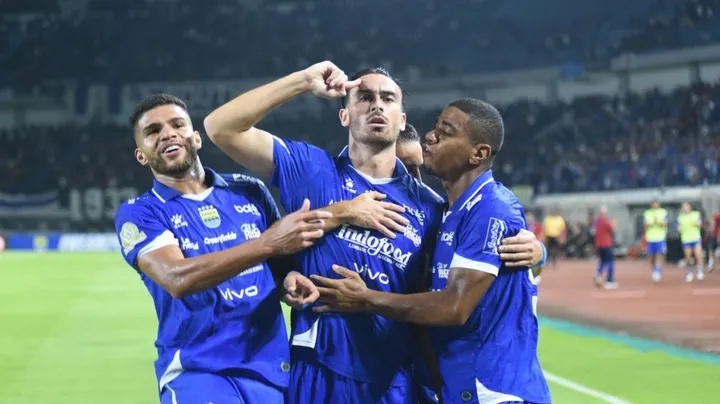 Persib Kokoh di Puncak Klasemen Super League Eliano Reijnders Tetap Waspada