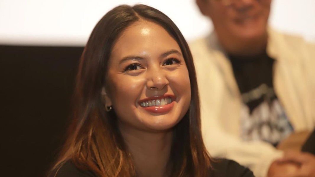 Profil Lengkap Aurelie Moeremans: Karier dan Kehidupan Pribadi