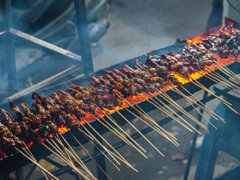 10 Rekomendasi Tempat Sate Ayam Madura Paling Nikmat Tahun 2026