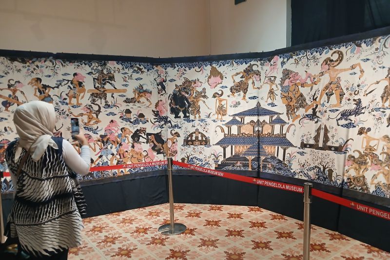 Batik Jadi Identitas Bangsa dan Diplomasi Budaya Indonesia