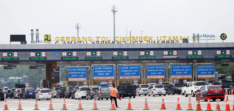 Jasa Marga Laporkan Kepadatan Lalu Lintas di Tol Cikampek Arah Timur pada Puncak Arus Mudik Lebaran 2025