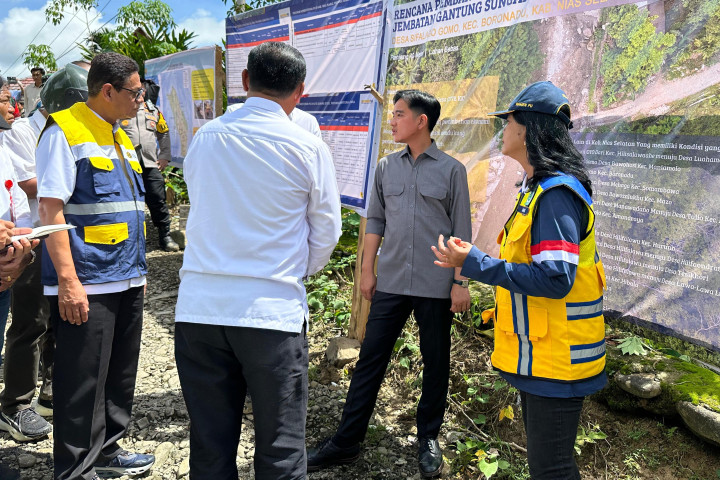 Gibran Dorong Percepatan Pembangunan Jembatan Gantung di Sungai Gomo Nias Selatan