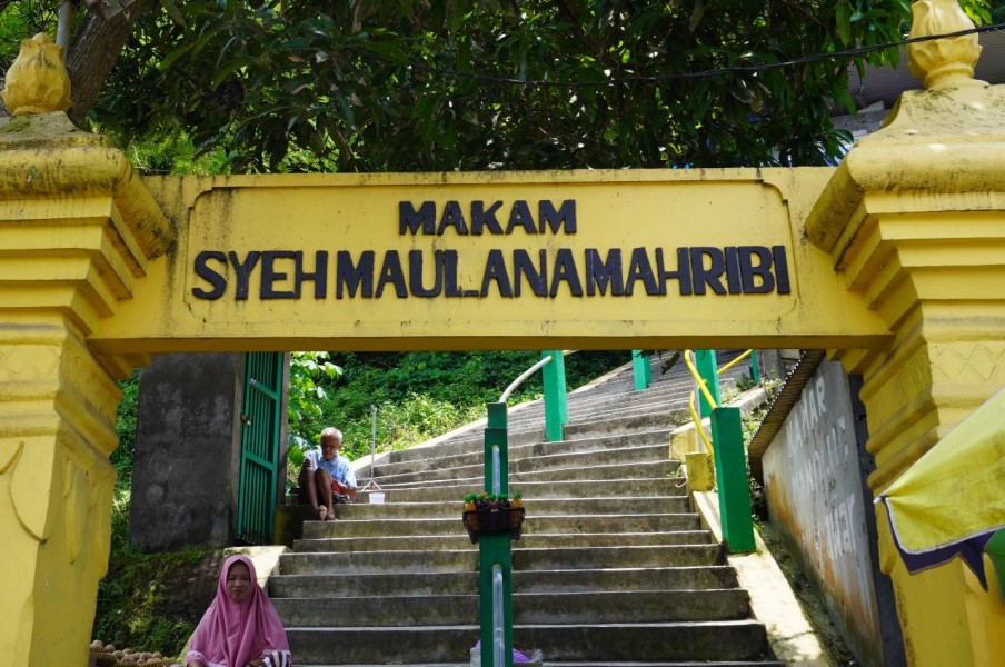 Ziarah Kubur dan Wisata: Harmoni Iman dan Ekonomi