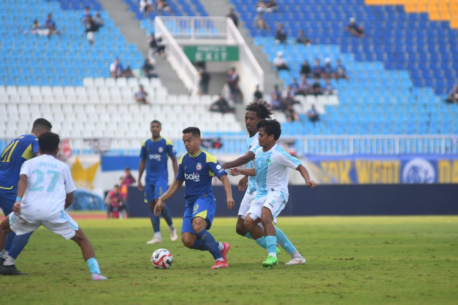 Arema FC Gasak PSBS Biak 4-1