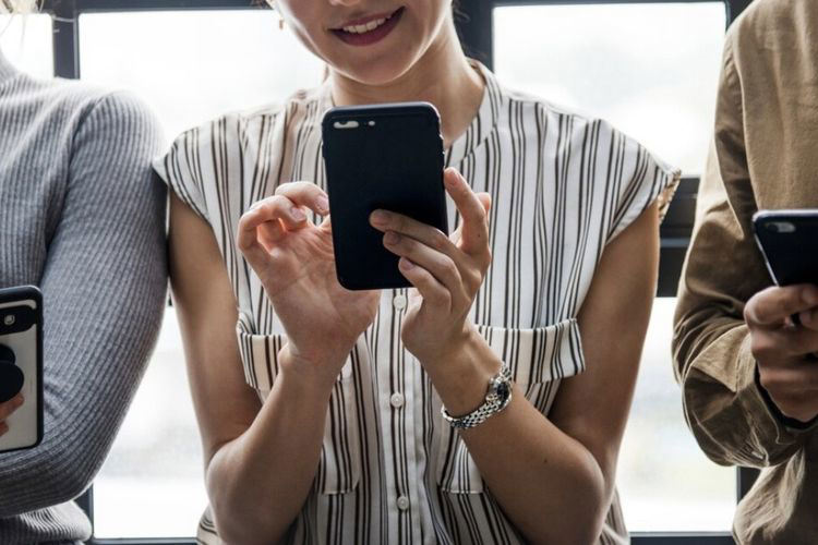 Mengapa Sebagian Orang Butuh Waktu Lebih untuk Membalas Pesan WhatsApp, Simak 8 Ciri Kepribadian Ini Menurut Psikologi