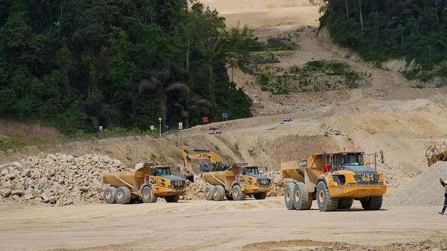 Merdeka Gold EMAS First Gold Pour Pani Resmi Masuk Produksi