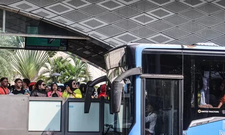 Warga Antusias Nikmati Tarif Transportasi Satu Rupiah