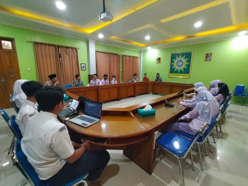 AI Tingkatkan Kreativitas Guru SMP Muhammadiyah PK