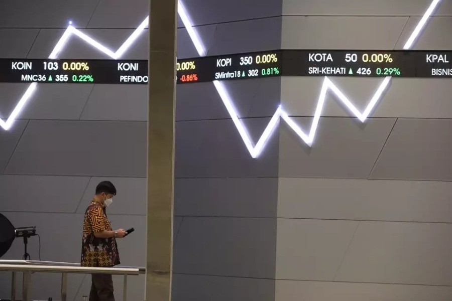 IHSG Dekati 8.000, Saham MLPT dan BRPT Jadi Sorotan