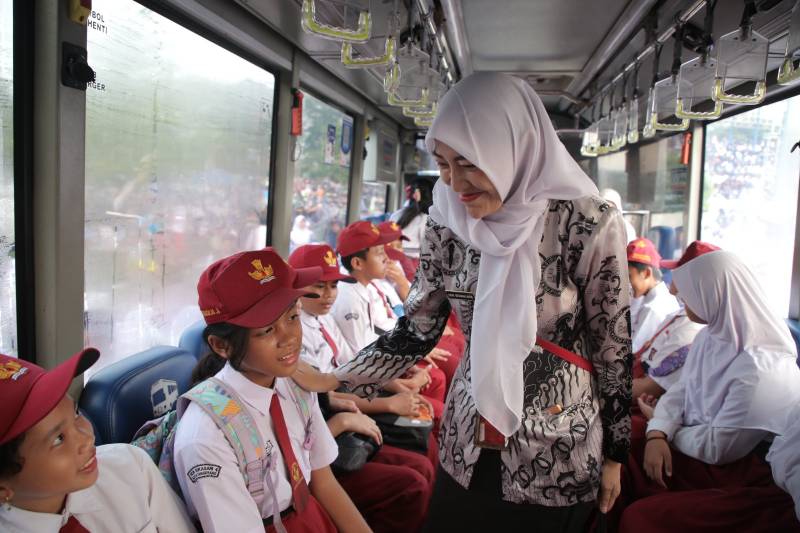 Transportasi Umum Gratis untuk Pelajar Resmi Berlaku di Kota Tangerang