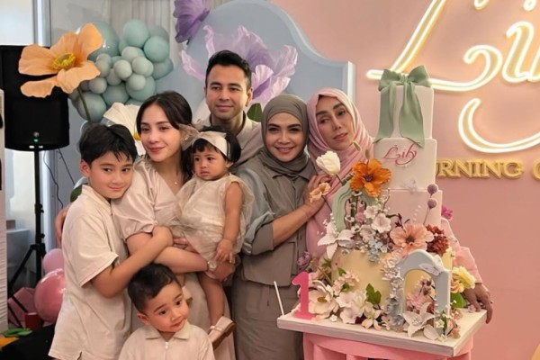 Harga Baju Baby Lily Anak Nagita Slavina di Pesta Ulang Tahun Pertama, Semua Produk Dior
